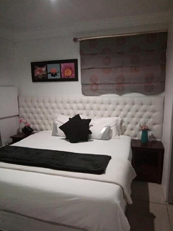 130 Market Bed And Breakfast Йоханнесбург Экстерьер фото